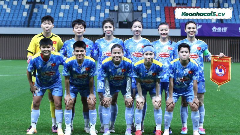 Đội hình ra sân của hai đội