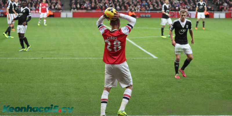 Kèo cược chấp ném biên: Kèo phụ không thể bỏ qua